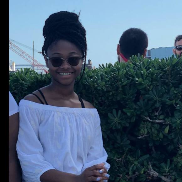 Meet your Posher, Aubrea - Picture 1 of 1